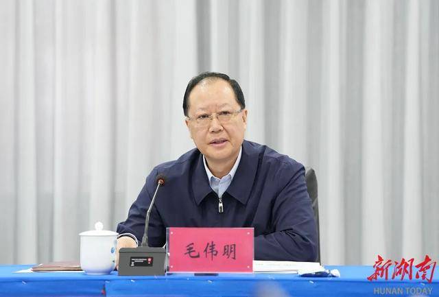 湖南省委書記沈曉明、省長毛偉明，與外賣、快遞小哥面對面交流