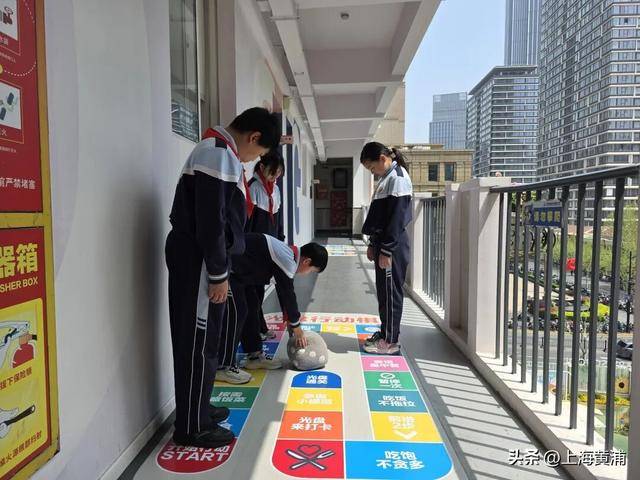 課間15分鐘，這所小學裡的學生在玩些啥？