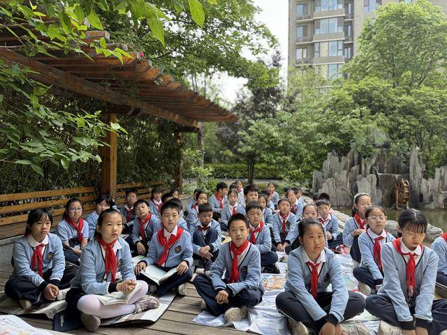 鄭州市長江東路第三小學：書香潤童心 閱讀伴成長